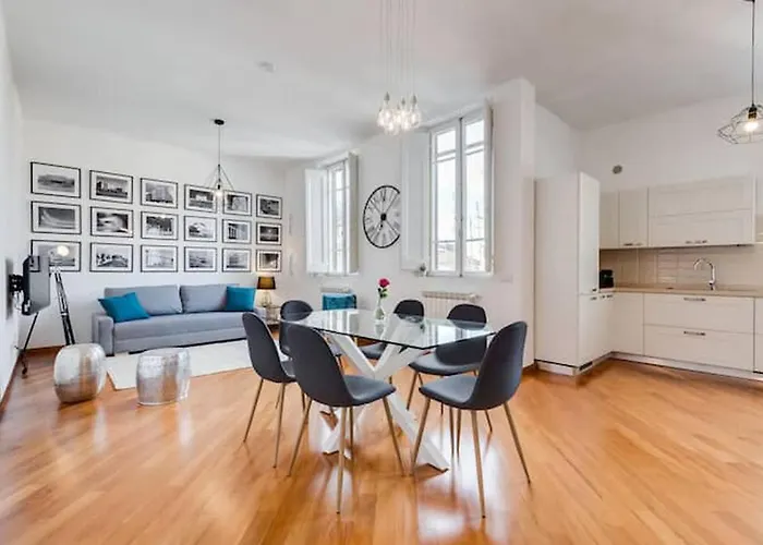 Modern, stylish flat near Piazza della Repubblica
