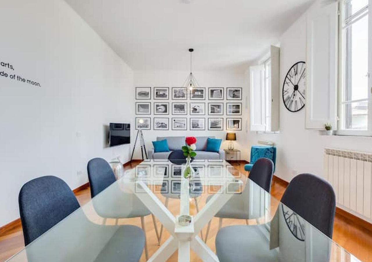 Modern, Stylish Flat Near Piazza Della Repubblica Сasa de vacaciones